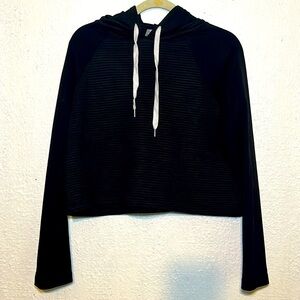 Daisy Fuentes fit like ribbed, hooded sweater size large